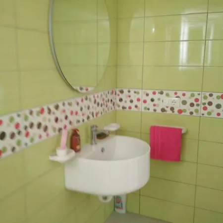 Casa Rinuccia بيت للعطل