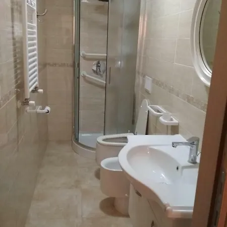 Casa Rinuccia بيت للعطل كازاميتْشيولا تيرمي